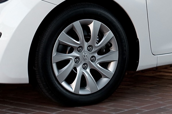 2013 Hyundai Elantra GLS Sedan Wheel