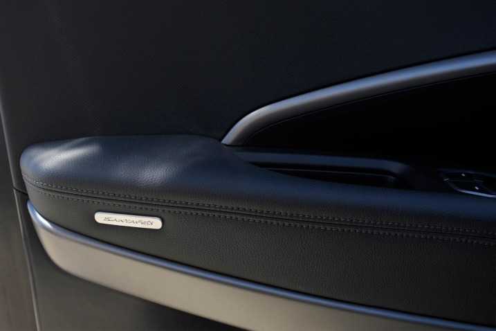 2017 Hyundai Santa Fe Sport 2.0T 4dr SUV Interior Detail