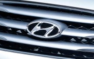 2012 Hyundai Santa Fe Limited Front Grille and Badging