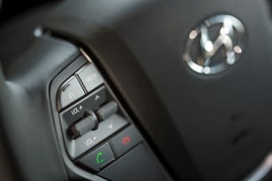 2015 Hyundai Sonata Limited Sedan Steering Wheel Detail