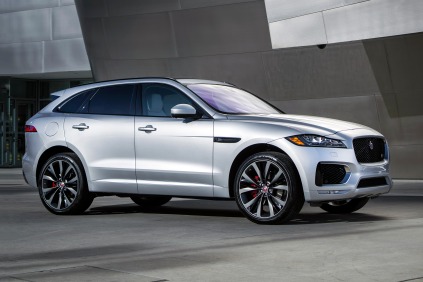 2018 Jaguar F-PACE S 4dr SUV Exterior. Black Package Shown.