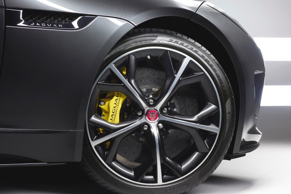2017 Jaguar F-TYPE R Coupe Wheel
