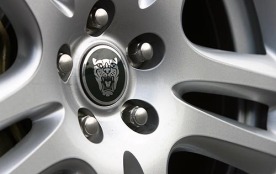 2004 Jaguar X-Type 3.0 Wheel Detail Shown