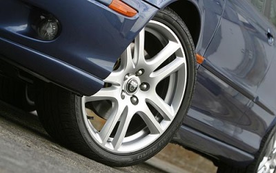 2004 Jaguar X-Type 3.0 Wheel Detail Shown