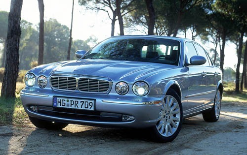 2004 Jaguar XJ-Series XJ8 4dr Sedan Shown