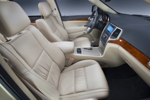 2013 Jeep Grand Cherokee Limited 4dr SUV Interior