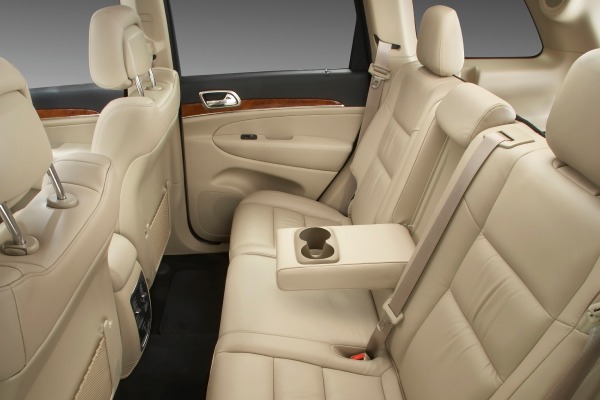2013 Jeep Grand Cherokee Limited 4dr SUV Rear Interior