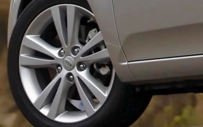 2012 Kia Forte SX Wheel Detail