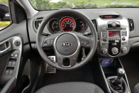 2013 Kia Forte SX 4dr Hatchback Dashboard