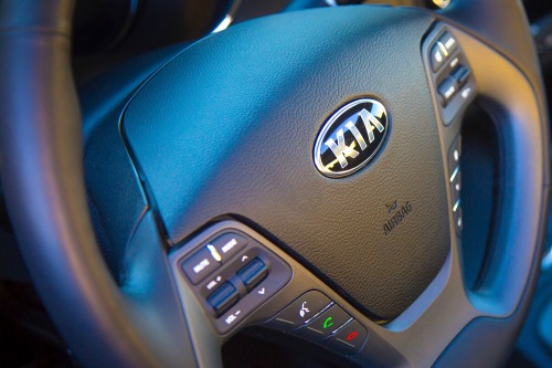 2015 Kia Forte EX Sedan Steering Wheel Detail Shown