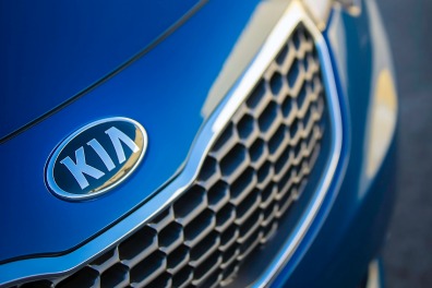 2016 Kia Forte EX Sedan Front Badge