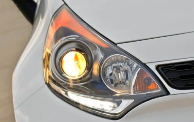 2012 Kia Rio SX Headlamp Detail