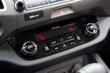 2014 Kia Sportage EX 4dr SUV Center Console Shown