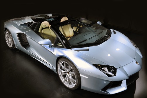 2016 Lamborghini Aventador LP 700-4 Roadster Convertible Exterior