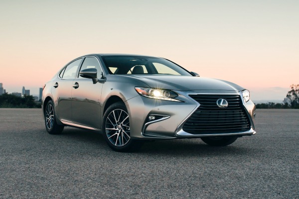 Lexus ES 350 Sedan Exterior