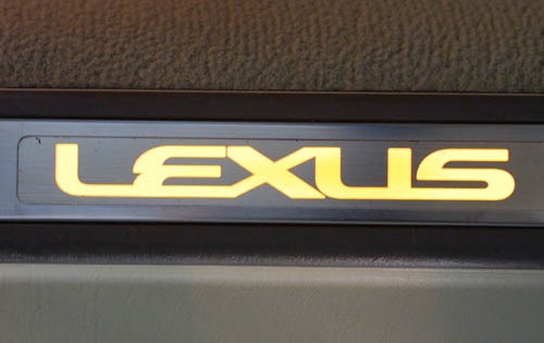 2002 Lexus SC 430 Door Sill