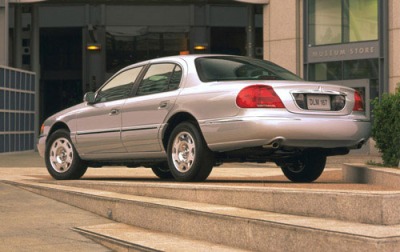 1999 Lincoln Continental 4 Dr STD Sedan