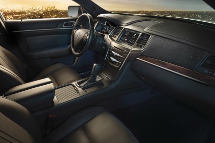 2013 Lincoln MKS Sedan Interior