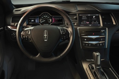 2014 Lincoln MKS Sedan Steering Wheel Detail