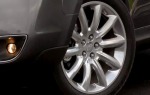 2012 Lincoln MKT Wheel Detail