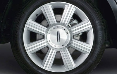 2008 Lincoln MKZ Wheel Detail