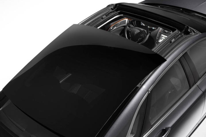 2013 Lincoln MKZ Sedan Glass Roof Open Detail