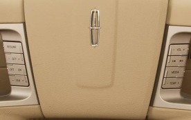 2007 Lincoln Navigator L Luxury Steeringwheel Controls Detail