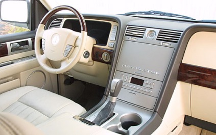 2003 Lincoln Navigator Interior
