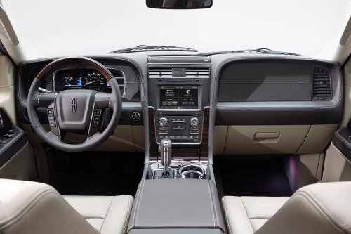 2015 Lincoln Navigator 4dr SUV Dashboard