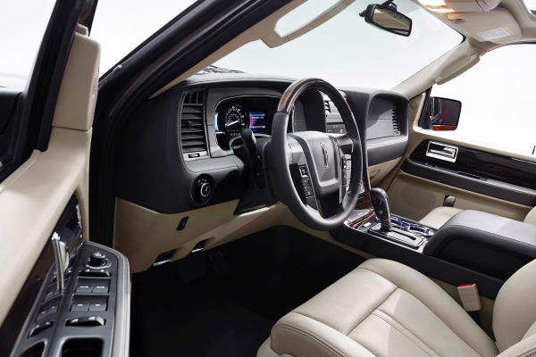 2015 Lincoln Navigator 4dr SUV Interior