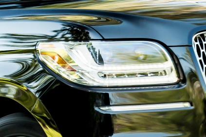 2018 Lincoln Navigator L Black Label 4dr SUV Headlamp Detail