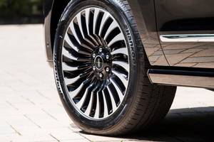 2018 Lincoln Navigator L Black Label 4dr SUV Wheel
