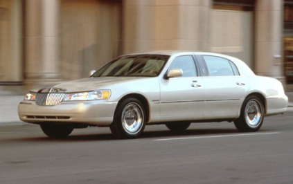 2001 Lincoln Town Car Cartier 4dr Sedan