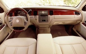 2004 Lincoln Town Car Ultimate Interior
