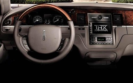 2010 Lincoln Town Car Signature Limited Dashboard