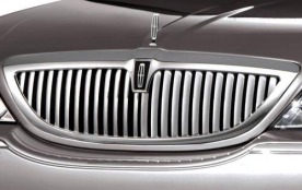 2010 Lincoln Town Car Front Grille and Badging