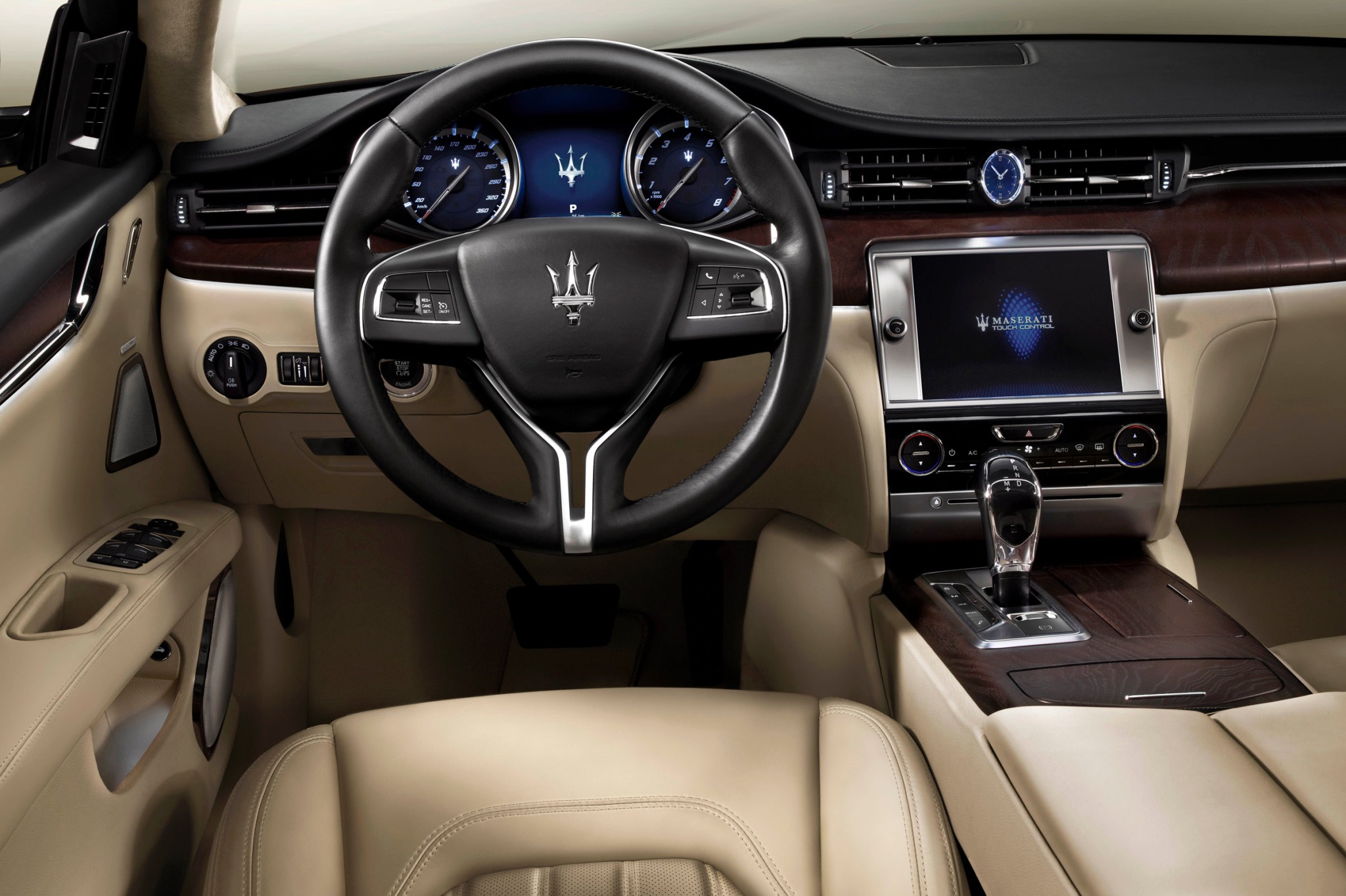 2014 Maserati Quattroporte GTS Sedan Dashboard