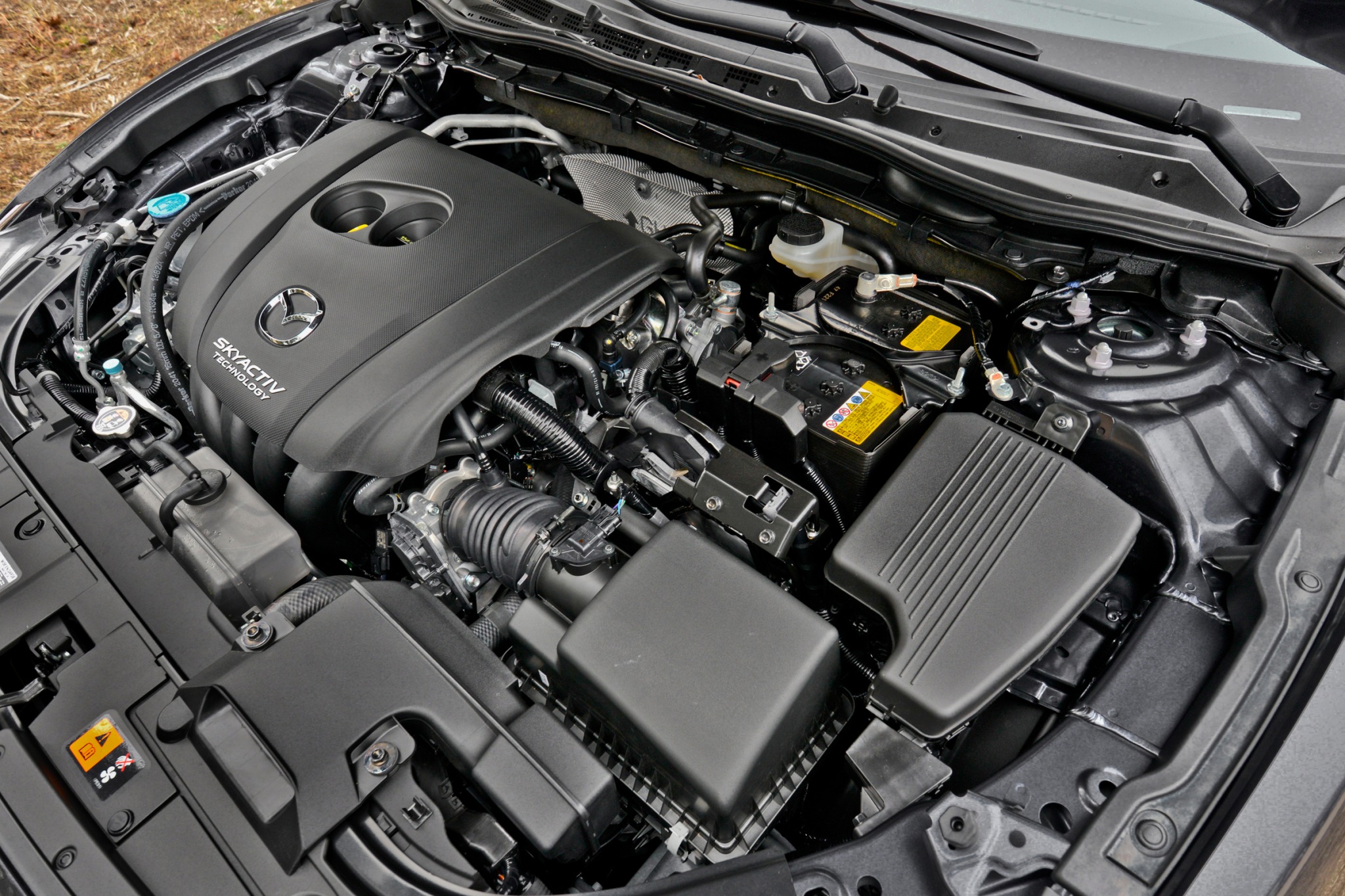 Двигатель мазда сх5 2.5. Mazda 6 2.5 мотор. Mazda 6 2008 2.5 мотор. Моторный отсек Мазда сх5. Mazda CX-5 2.3 двигатель.
