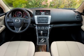 2013 Mazda MAZDA6 i Touring Sedan Dashboard