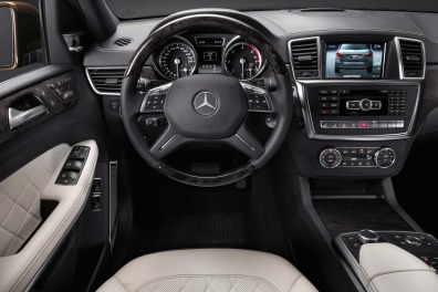 2013 Mercedes-Benz GL-Class GL450 4MATIC 4dr SUV Steering Wheel Detail