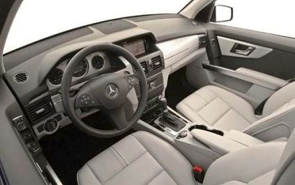 2011 Mercedes-Benz GLK-Class GLK350 4MATIC Dashboard Shown