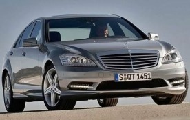 2010 Mercedes-Benz S-Class S550 4MATIC Sedan Shown