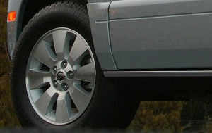 2006 Mercury Mountaineer Premier Wheel Detail