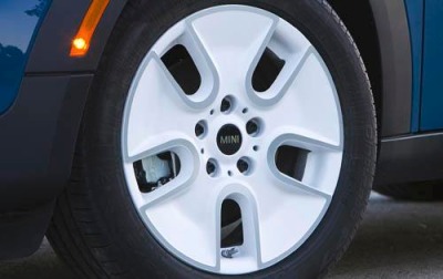 2011 MINI Cooper Countryman Wheel Detail Shown