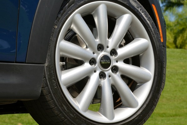 2014 MINI Cooper 2dr Hatchback Wheel