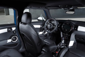 2017 MINI Hardtop 4 Door Cooper 4dr Hatchback Interior