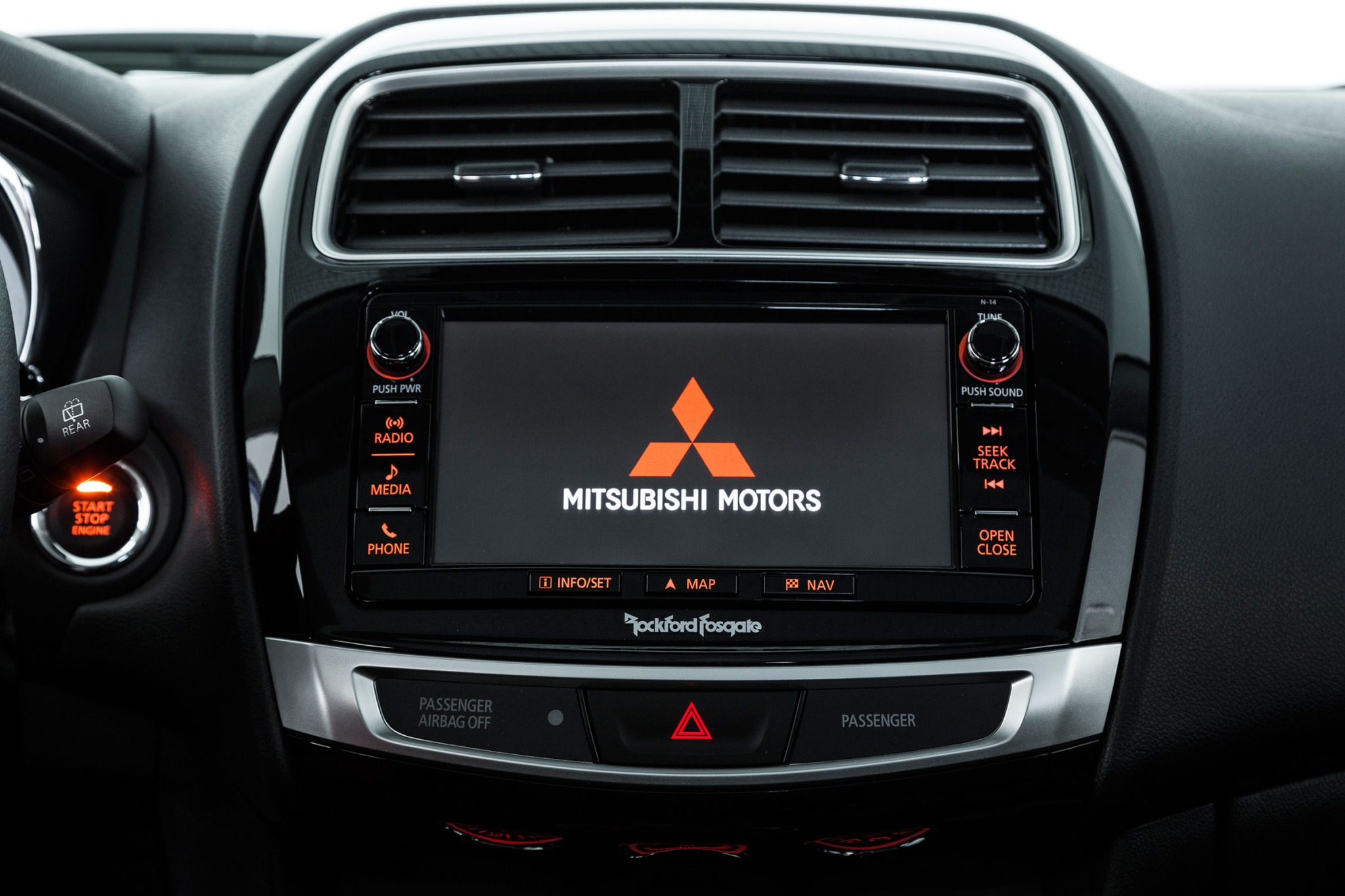 2016 Mitsubishi Outlander Sport 2.4 GT 4dr SUV Center Console