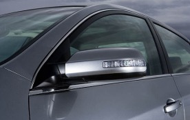2007 Nissan Altima Integrated Turn Signal/Mirror Housing Detail