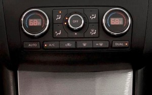 2011 Nissan Altima 2.5 SL Center Console