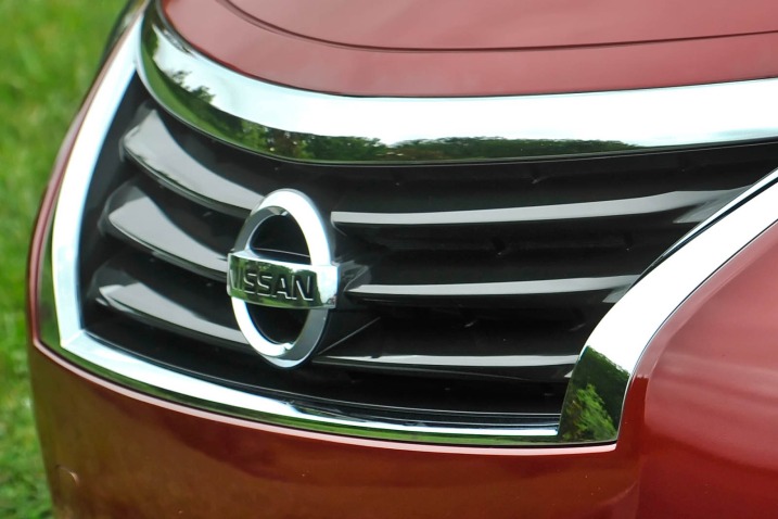2013 Nissan Altima 3.5 SL Sedan Front Badge
